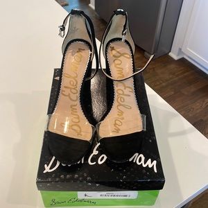 Sam Edelman Yaro Vinyl & Suede Block Heel Sandals in Black & Clear size 8